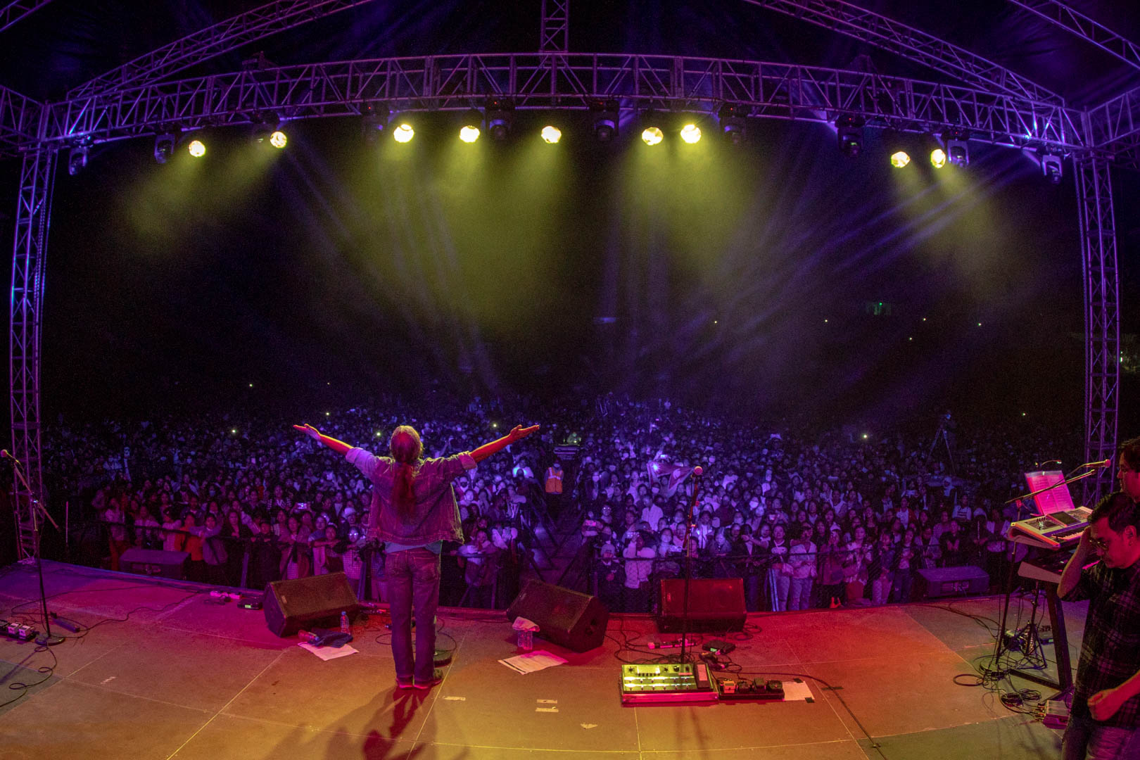 03 Nepathya frontman Amrit Gurung addressing the audience in Karfok ilam. Photo-Dipit Raz.jpg